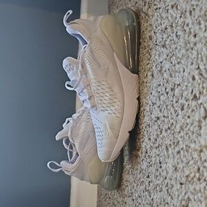 Nike air max 270.Size 4Y, white, like new